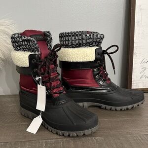 Women’s Burgundy and Black Lace-Up Insulated Winter Boots with Sherpa Collar